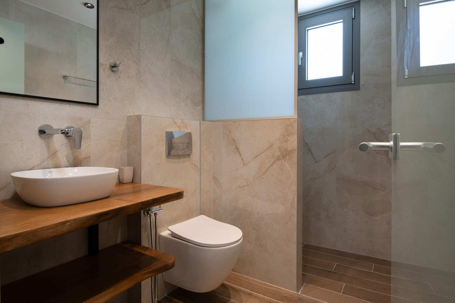 Tiara Holidays - HP Family Suites - Quadruple Room - bathroom